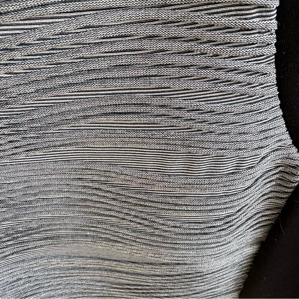 Calvin Klein Black and Gray sheath Dress Size 6. PTP 18”. Length 38” INV25/325 - Picture 2 of 6